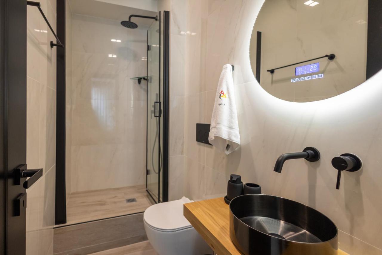 Aparthotel Triple A @ Trendy Psiri - Art & Nightlife Atene Esterno foto