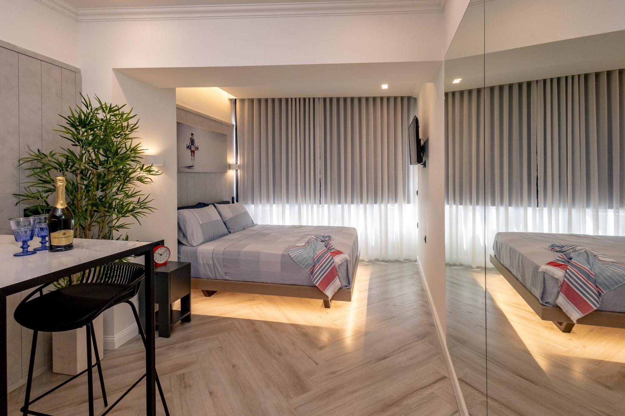 Aparthotel Triple A @ Trendy Psiri - Art & Nightlife Atene Esterno foto