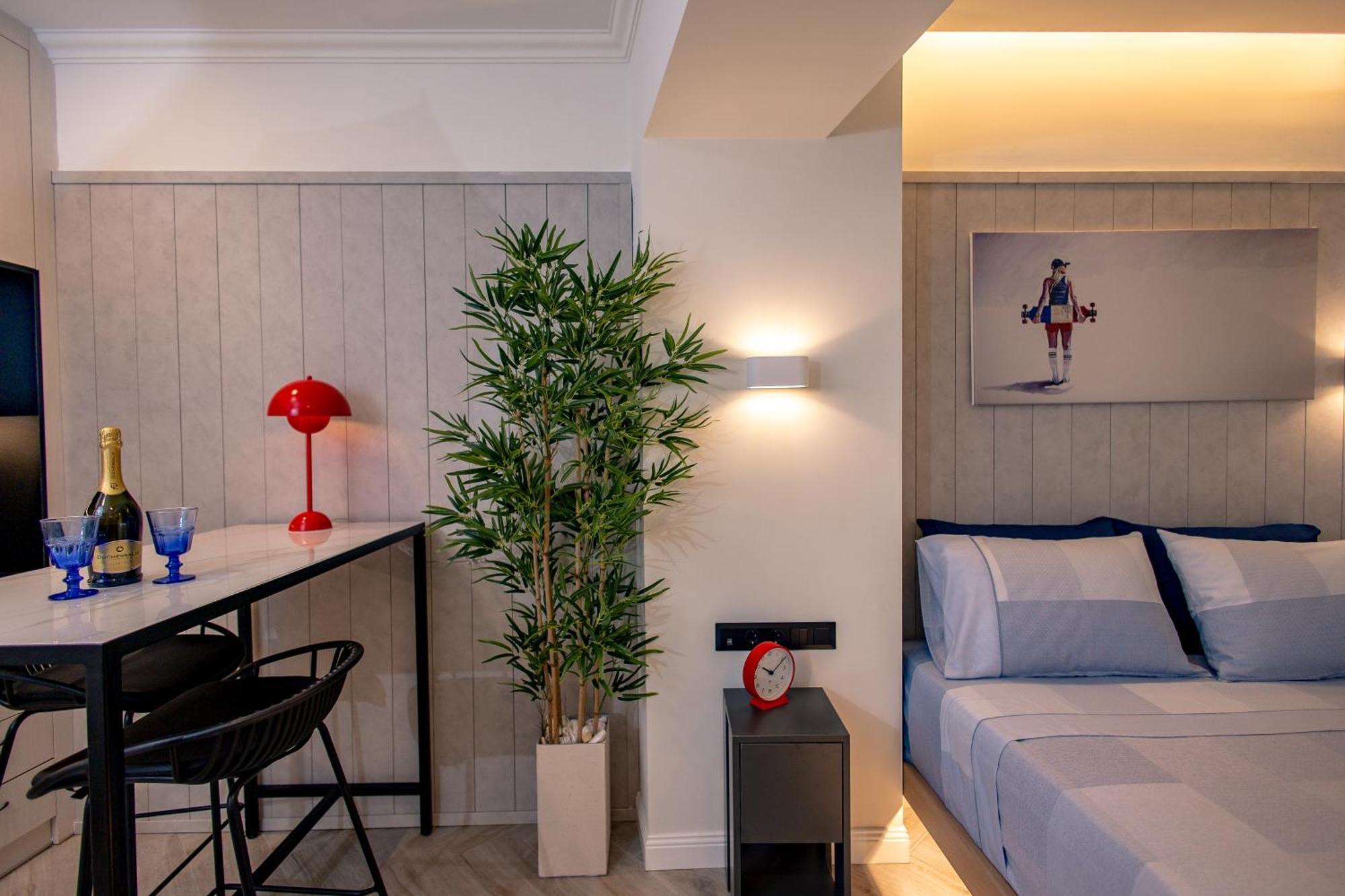 Aparthotel Triple A @ Trendy Psiri - Art & Nightlife Atene Esterno foto