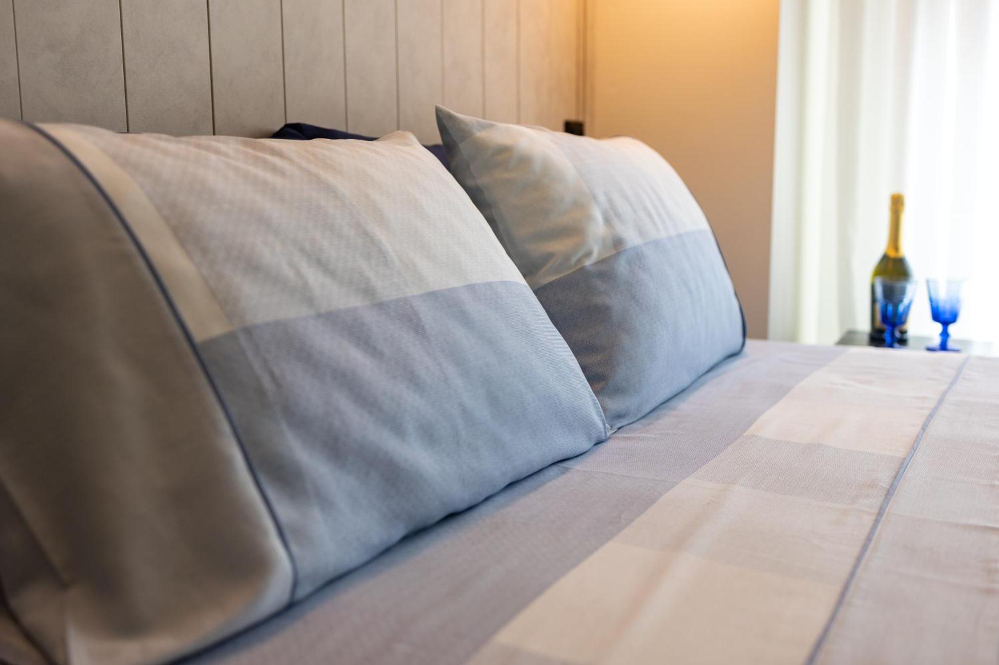 Aparthotel Triple A @ Trendy Psiri - Art & Nightlife Atene Esterno foto